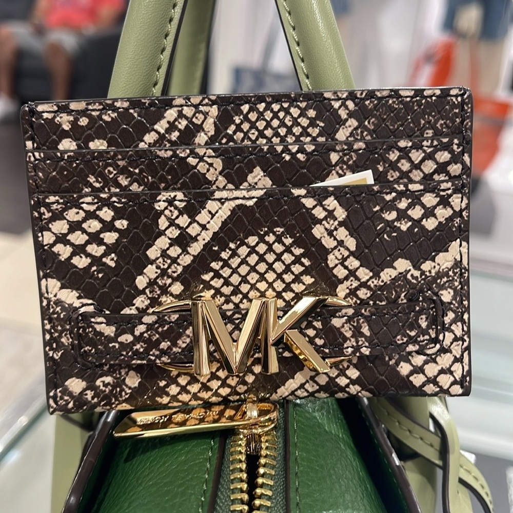 MICHAEL KORS
Reed Large Snakeskin Python Pattern Card Holder Case
NWT